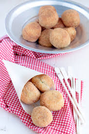Il pollo allo spiedo è un secondo molto apprezzato e semplice da realizzare. Polpette Di Pollo Avanzato 1 Modo Semplice Per Riutilizzarlo