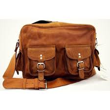 Associez un sac bandoulière noir pour femme à une petite robe noire classique pour afficher une esthétique preppy en soirée, ou préférez un jean skinny noir , une chemise décontractée et des bottes chelsea en cuir classiques. Lemultipoches Sacoche Cuir Vintage Retro Sac Bandouliere Paul Marius Taille M Amazon Fr Chaussures Et Sacs Sac Cuir Vintage Sac Bandouliere Cuir Et Idees De Mode