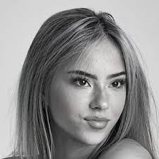 Julie Ernst's Instagram, Twitter & Facebook