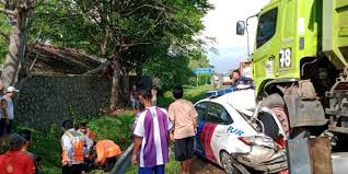 Pabrik kertas indonesia juga dikenal sebagai pt. Sebelum Tabrak Mobil Pjr Di Tol Tangerang Merak Sopir Truk Sempat Diingatkan Petugas Karena Berhenti Di Bahu Jalan Halaman All Kompas Com
