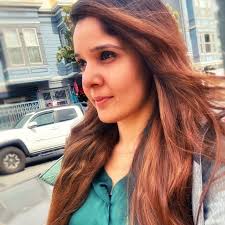 Content-Creator Ist das Posten von Reels horizontal, die der Nutzer das  Telefon drehen müsste, um schlecht anzusehen? Ich habe gerade ein Reel  gepostet und mein Mann und ich fragen uns, weil er