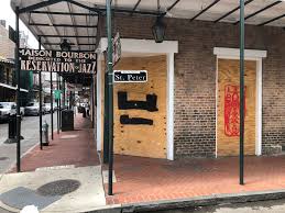 New orleans, louisiana has 5 casinos in which you'll find more than 2,392 slots and gaming machines. New Orleans To Let Good Times Roll In Casinos And Bars Again