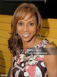 Holly Lincoln's Instagram, Twitter & Facebook