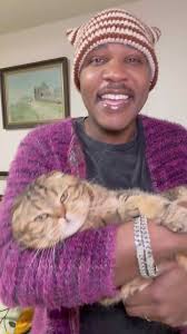 Happy Caturday to all the cat people in the world!