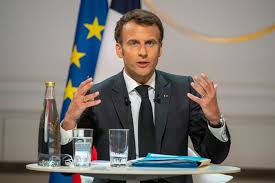 Pour la première fois depuis 2010, un président français se rend dans ce pays où le génocide. Deconfinement Pour Emmanuel Macron La France Et Les Francais Doivent Respirer Paris 75000