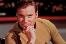 Will William Shatner have any barriers or restrictions for fan interactions  at the comic con?