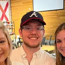 Erin Tiller's Instagram, Twitter & Facebook