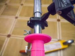 как сделать держатель для телефона на велосипед своими руками Vybor Krepleniya Dlya Telefona Na Rul Velosipeda Motocikla Plastik Protiv Metalla Provereno Lichno