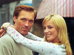 Watching from home, actor martin kemp shared his thoughts about mel's death signalling the end of his onscreen family. Eastenders Fans Demand Mel And Steve Owen Return After Actors Reunite In Epic Selfie Mylondon