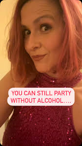 Grease-themed party. Singing. Dancing. Full karaoke commitment. And I did  it all completely sober 💃🎤 Lucky Saint IPA (new Orange one recommended by  @zofialouise_ ) in hand, belting out Grease like it