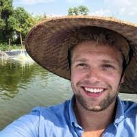 Alex Farthing's Instagram, Twitter & Facebook