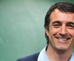 Bullrich kentinde doğdu ve büyüdü buenos aires. Esteban Bullrich Wilson Center