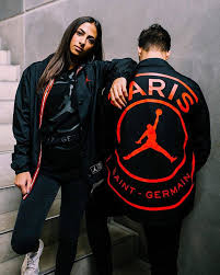The collaboration between psg and air jordan, is the first ever collab between a football club and streetwear, and it is just crazy. Psg X Jordan Paris Prinz Sportlich De Facebook