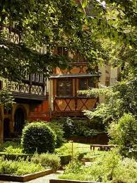Jardin Du Musee De L Oeuvre Notre Dame Strasbourg Jardins Alsace Tourisme Les Regions De France