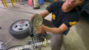 Sistem citroën menambah sekitar 1% kepada kos kereta berbanding spring besi pasif. Tanda Mounting Absorber Rosak Youtube