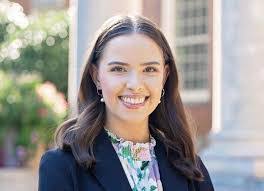 Allie Saunders's Instagram, Twitter & Facebook