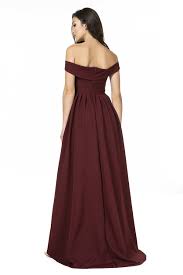 Kadin Giyimin Vazgecilmezidir Elbiseler Bordo Dusuk Omuz Uzun Abiye Elbise Ile Sezonun Trendlerini Yakalayabilirsin Cicekli Abiye Elbise The Dress Elbiseler