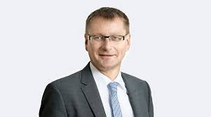 7, 3001 bern, schweiz, telefon 031 320 91 11, arbeitszeit. Ewald Burgener Ceo Von Valiant Valiant