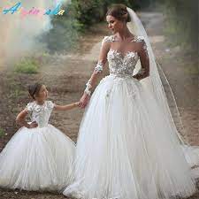 Rendere l'incantevole gita con il vostro bel vestito, in quanto ha il potere di tenere l'attenzione con il suo fascino. Stile Di Estate Corrispondenza Famiglia Madre Figlia Lungo Maxi Abito Da Sposa In Pizzo Mamma E Figlia Abiti Baby Girl Abito Da Damigella D Onore Mom And Daughter Mom And Daughter Dressdaughter Dress Aliexpress