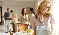 What better gift for a hostess than a pretty cake stand for her next fabulous dinner bash? 5 Fun Dinner Party Gifts For Guests Howstuffworks