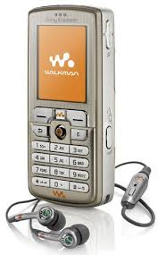 Sony Ericsson W700 vs. LG KG330 - Phonegg