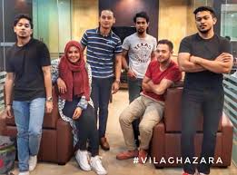 Kerana anisa ialah sebuah siri drama televisyen malaysia 2017 arahan jamal khan, dibintangi oleh zara zya, fahrin ahmad, sura sojangi dan mustaqim bahadon. Kerana Anisa Home Facebook