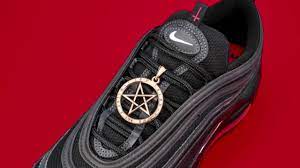 Nike announced thursday that it has settled its lawsuit against mschf, the company that collaborated with lil nas x to produce the controversial satan shoes. mschf will issue a voluntary recall. Nike Klagt Gegen Satan Schuhe Einer New Yorker Firma Youtube