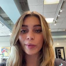 Lorraine Olivas's Instagram, Twitter & Facebook