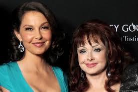 Ashley Judd Reveals Cause of Naomi Judd's Death
