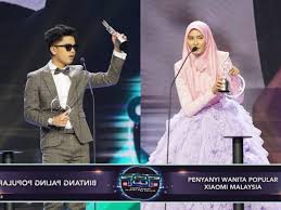 Lyrics:senja kini berganti malammenutup hari yang lelahdimanakah engkau beradaaku tak tahu dimana pernah kita lalui semuajerit tangis canda tawakini hanya untaian katahanya itulah yang aku punya tidurlah selamat. Haqiem Rusli Bintang Paling Popular Ini Senarai Penuh Pemenang Abpbh 33
