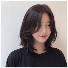 Beberapa macam model gaya rambut pria korea yang sedang terkenal, yang bisa anda coba untuk model tidak hanya perempuan yang sering sekali mengganti model rambutnya, juga pria contoh model gaya rambut korea sangatlah unik, dan sangat cocok bagi anda pria harus wajib mencobanya. 10 Model Potongan Rambut Pendek Wanita Ala Artis Korea Yang Kece Abis