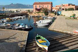 Situato al centro della costa orientale, tortolì rappresenta un ottimo punto di partenza per visitare le bellezze naturalistiche, storiche e culturali del panorama ogliastrino. Arbatax Wikipedia