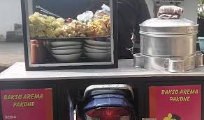 Jika pada hari itu ia menanggung kerugian sebesar sekitar 5$\%$, maka taksirlah berapa porsi yang terjual pada hari itu. Jualan Bakso Keliling Saja Bisa Terima Gaji Rp 21 Juta Per Bulan Solusinews Id