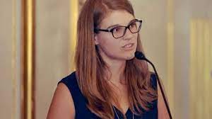 La economista delfina rossi, salió al cruce del ataque mediático sufrido ayer luego delfina rossi, quien es es licenciada en economía, graduada en barcelona y posee máster en economía cursado. Delfina Rossi Hizo Un Anuncio Fallido Y Salieron A Cruzarla En Twitter La Provincia Termino De Vacunar A Todo Su Personal De Salud Tn