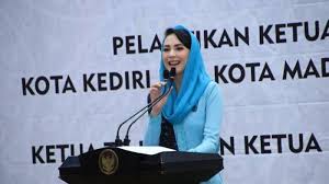 Arumi bachsin memulai debut bermain peran pada tahun 2008. Arumi Bachsin Jelaskan Pentingnya Peran Anak Muda Dalam Ukm Tanpa Kolaborasi Nggak Jadi Apa Apa Tribunnews Com Mobile