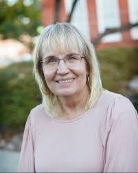 Heidi Schramm's Instagram, Twitter & Facebook