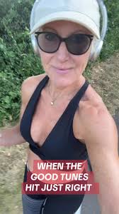 La Musica Perfecta: Bee Gees y Tu Pasión por el Movimiento