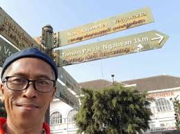 Teras Malioboro, Slasar Malioboro, Plaza Malioboro, dan Jalan Malioboro  Yogyakarta Halaman 2