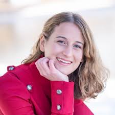 Lela Myers's Instagram, Twitter & Facebook