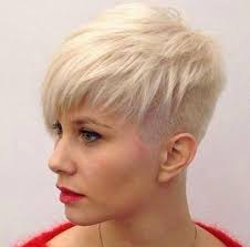 12 Glanzende Kurzhaarschnitte Fur Einen Tollen Neuen Look Neue Frisur Freche Kurzhaarfrisuren Frisuren Freche Kurzhaarfrisuren Damen