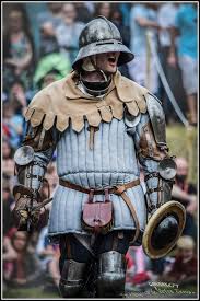 Catalogue Calendrier Des Fetes Et Marches Medievaux Et Renaissance Phystorique Les Portes Du Temps In 2021 Medieval Armor Historical Armor Medieval Clothing