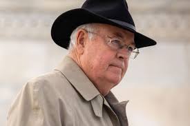 Oprah's Father Vernon Winfrey Dies at 89