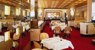 Lunch At The Beautiful Dali Restaurant Of The Historical Le Meurice Hotel In Paris Paris Hotels Hotel Restaurant
