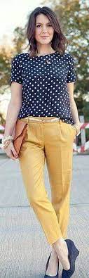 Pantalon Amarillo Mostaza Y Blusa Azul Marino Work Outfits Women Mustard Pants Work Fashion