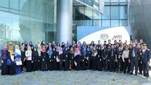 Hi everyone, we are mechanical engineering department's lecturer in politeknik sultan salahuddin abdul aziz shah (psa). Kementerian Perdagangan Antarabangsa Dan Industri