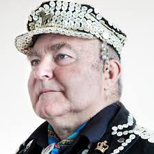 Pearly King of Streatham When Kim married Gerry Baxter he was given the  title of Pearly Prince of The Isle of Dogs Poplar to help the family with  their charity work…The