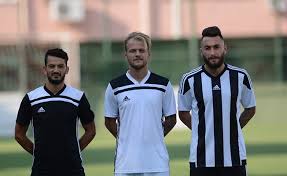 Lig beyaz grup'ta mücadele eden manisa futbol kulübü düzenlediği toplantıyla yeni sezon formalarını tanıttı. Manisa Bbsk Nin Siyah Beyaz Formalari