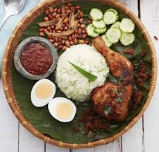 Anda juga boleh meminta nasi putih untuk dimakan. Nasi Lemak Hijau Publicaciones Facebook