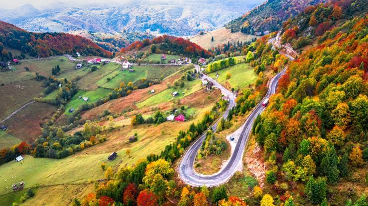 Natură, istorie și tradiții: explorează culoarul Rucăr-Bran - Transylvanian Inn