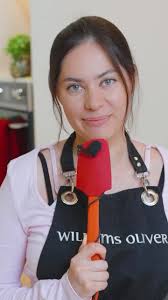 ✨ Встречайте новый формат: задаём самые популярные «кухонные вопросы»  бренд-шефу WILLIAMS OLIVER Надежде Любимовой., Сегодня разбираемся:, ❓  Нужно ли мыть курицу перед запеканием?, ❓ Нужно ли снимать ...